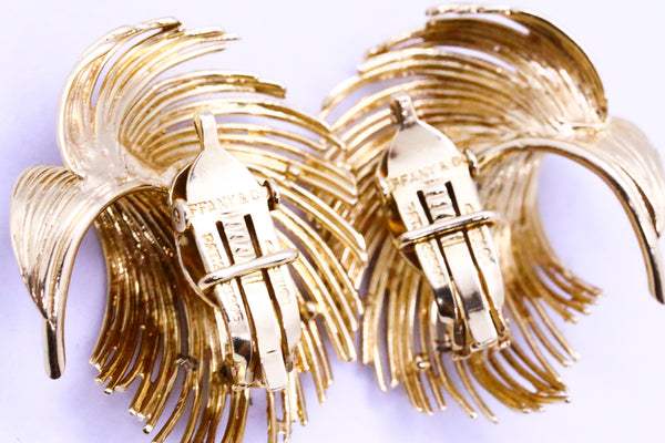 TIFFANY & CO 18 KT GOLD PAIR OF EARRINGS FEATHERS CLIPS
