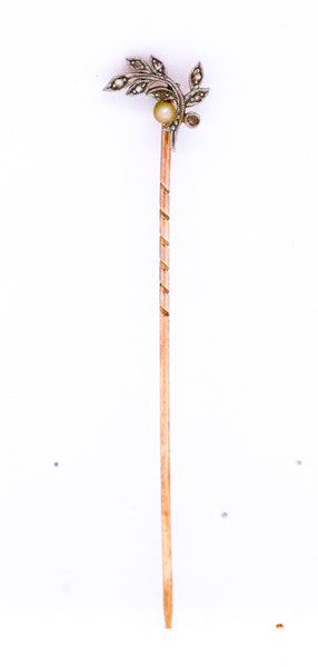 EDWARDIAN 18 KT GOLD JABOT PIN WITH DIAMONDS AND PEARL