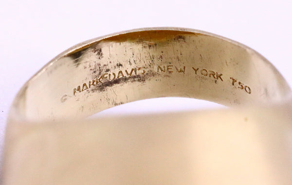 MARK DAVIS, NEW YORK 18 KY YELLOW GOLD BRUSHED RING