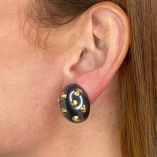 ANGELA CUMMINGS Studios Rare Geometric Spikes Clip Earrings In 18Kt Gold With Hematite