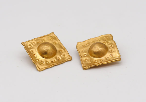 -Jean Mahie Paris Artistic Vintage Squared Clips Earrings in Textured 22Kt Yellow Gold