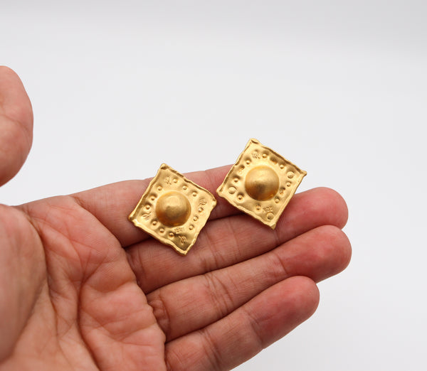 -Jean Mahie Paris Artistic Vintage Squared Clips Earrings in Textured 22Kt Yellow Gold