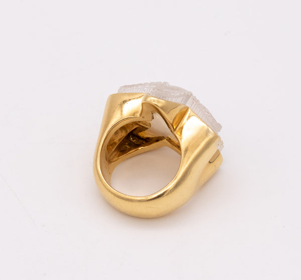 *Valentin Magro 18 kt gold cocktail ring with 28 cts of rock quartz starfish
