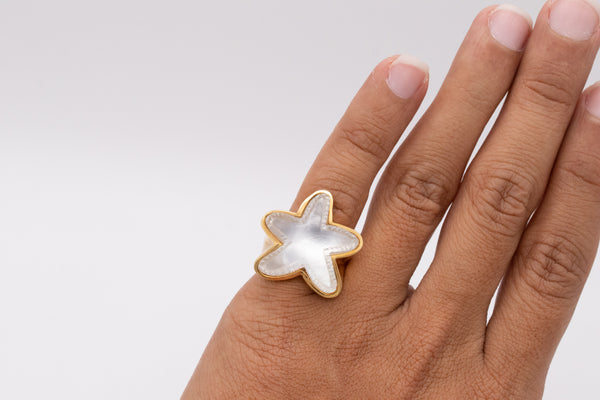 *Valentin Magro 18 kt gold cocktail ring with 28 cts of rock quartz starfish