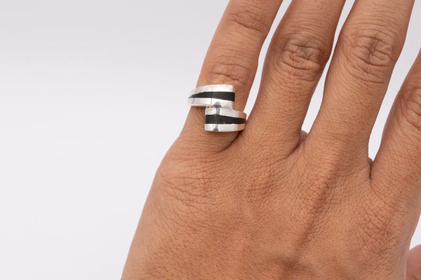 PUIG DORIA 1970 MODERNIST RING IN STERLING SILVER WITH EBONY WOOD