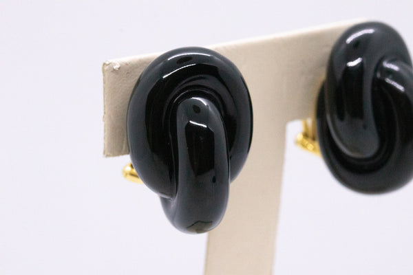 ANGELA CUMMINGS STUDIOS 18 KT GOLD KNOT EARRINGS IN BLACK JADE NEPHRITE