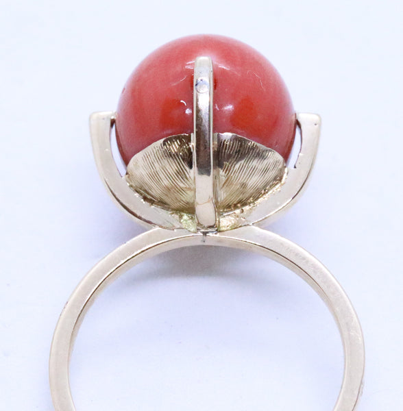 ITALIAN RED CORAL MID CENTURY RETRO 18 KT GOLD RING
