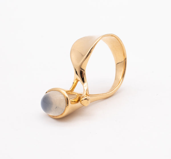 GEORG JENSEN 1960 BY VIVIANNA TORUN 18 KT GOLD RING WITH CAT'S EYE MOONSTONE