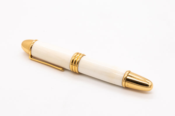 *French Bry & Co Paris 1970 Montblanc Fountain Pen In 18Kt Yellow Gold & Bakelite