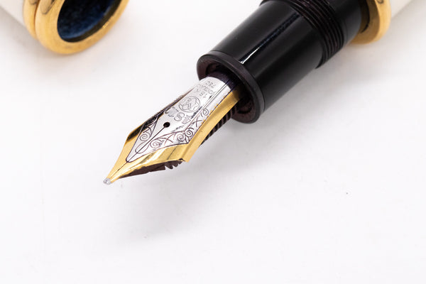 *French Bry & Co Paris 1970 Montblanc Fountain Pen In 18Kt Yellow Gold & Bakelite