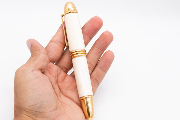 *French Bry & Co Paris 1970 Montblanc Fountain Pen In 18Kt Yellow Gold & Bakelite