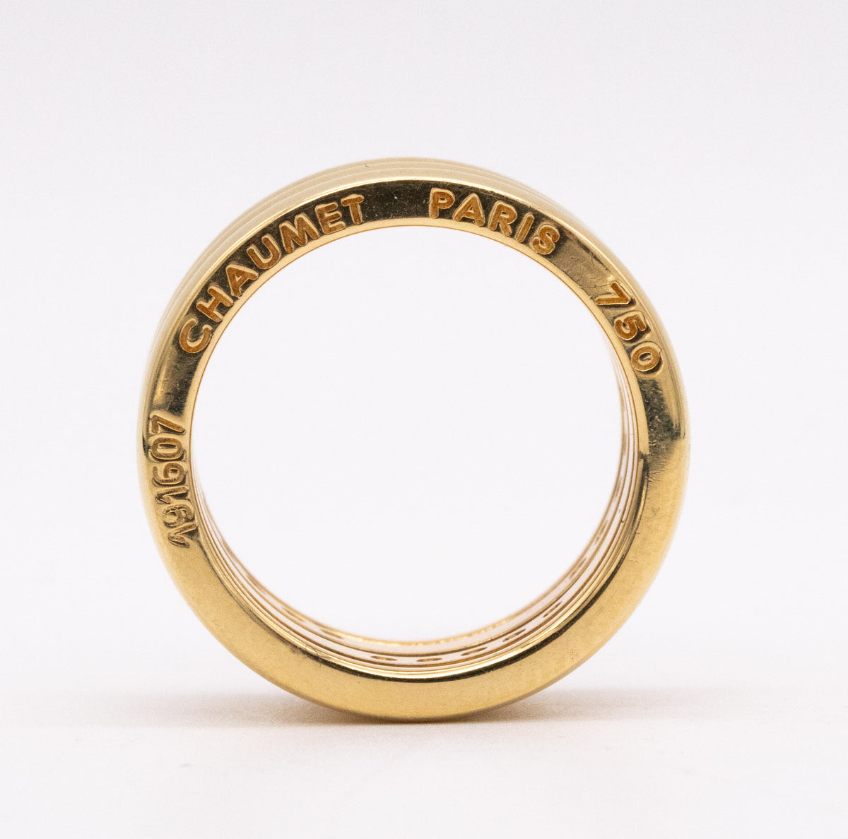 Chaumet Paris 18 kt yellow gold thick eternity band with VVS 