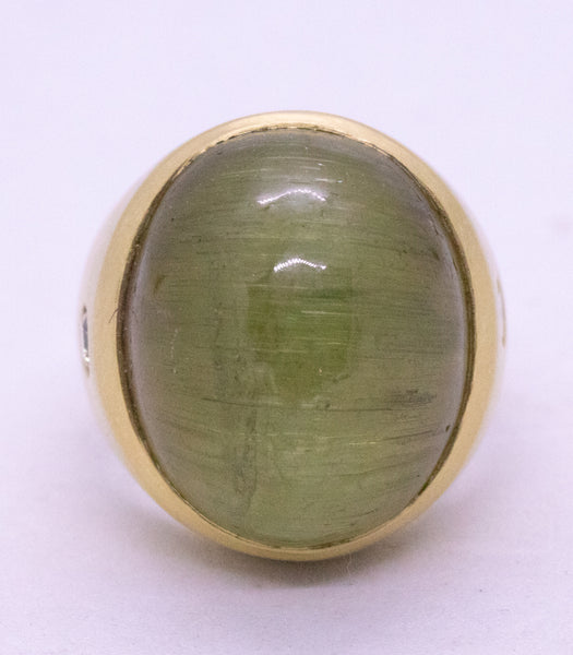 MASSIVE 18 KT GOLD RING WITH 39.35 Cts CAT'S EYE GREEN TOURMALINE