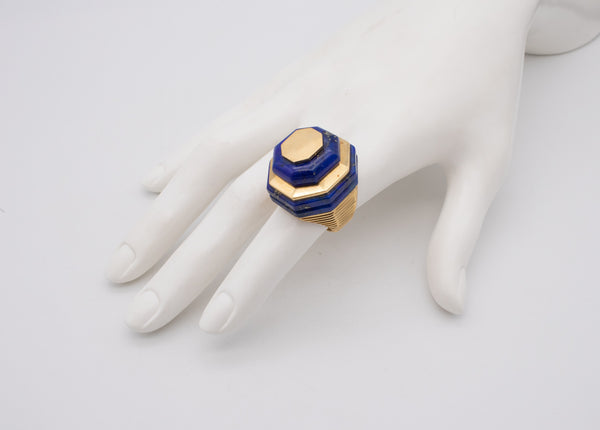 ROBERT WANDER 1970 RARE 18 KT GOLD STATEMENT GEOMETRIC RING WITH LAPIS LAZULI