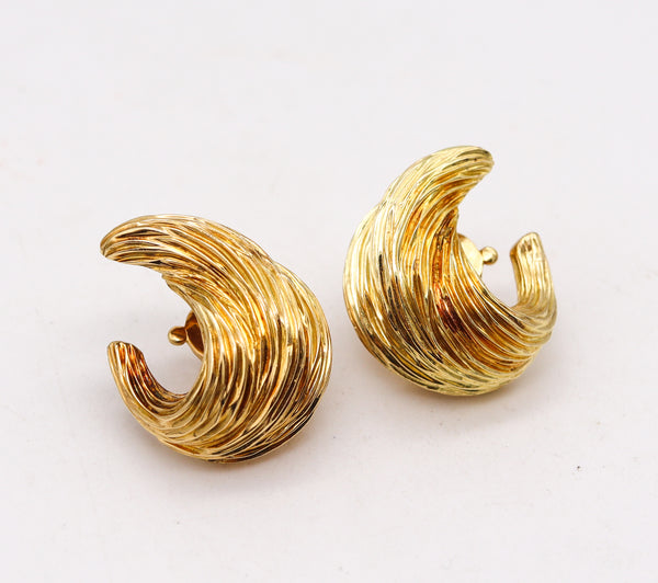 FRED PARIS 1960 Flames Curved Clips-On Earrings In Textured 18Kt Yellow Gold