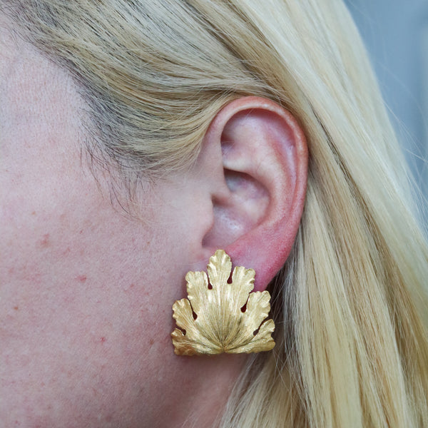 -Mario Buccellati 1970 Oversized Leafs Clips Earrings In Textured 18Kt Yellow Gold