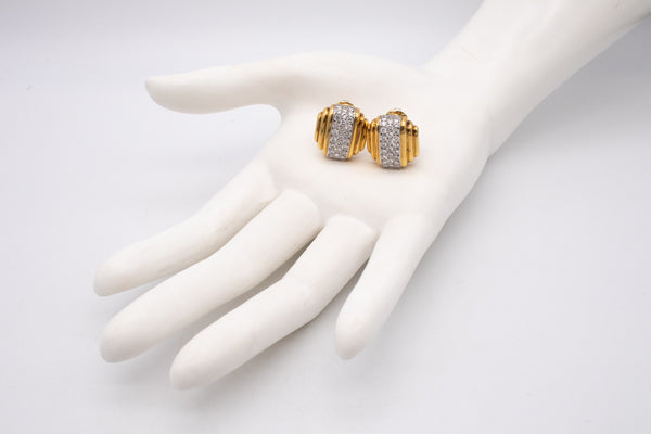 VAN CLEEF & ARPELS ART-DECO 18 KT GOLD EARRINGS WITH 2.70 Ctw IN VS DIAMONDS