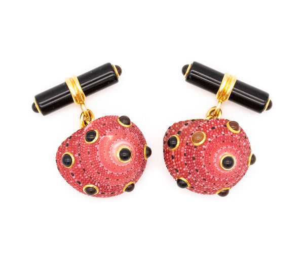 SEAMAN SCHEPPS, TRIANON 18 KT GOLD SHELL CUFFLINKS WITH GEMSTONES
