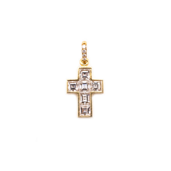 CARTIER PARIS 18 KARATS YELLOW GOLD CROSS WITH 1.84 Ctw IN VVS-1 DIAMONDS