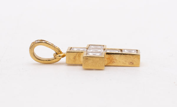 CARTIER PARIS 18 KARATS YELLOW GOLD CROSS WITH 1.84 Ctw IN VVS-1 DIAMONDS