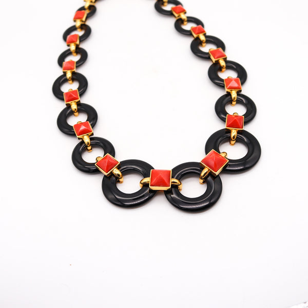 Aldo Cipullo 1970 Graduated Necklace In 18Kt Gold With Coral And Onyx