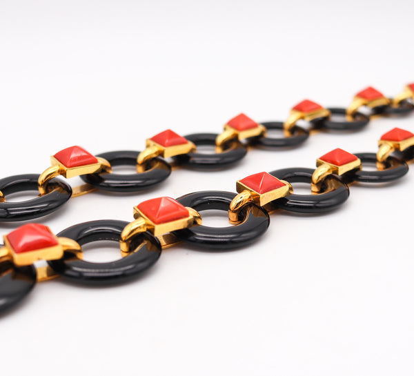 Aldo Cipullo 1970 Graduated Necklace In 18Kt Gold With Coral And Onyx