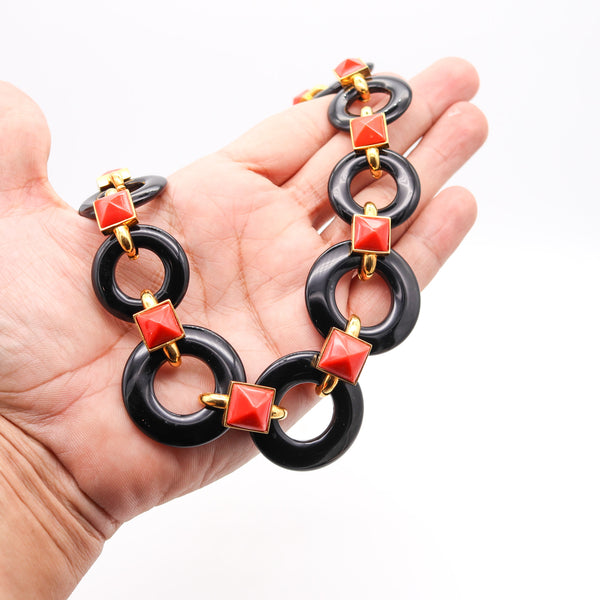 Aldo Cipullo 1970 Graduated Necklace In 18Kt Gold With Coral And Onyx