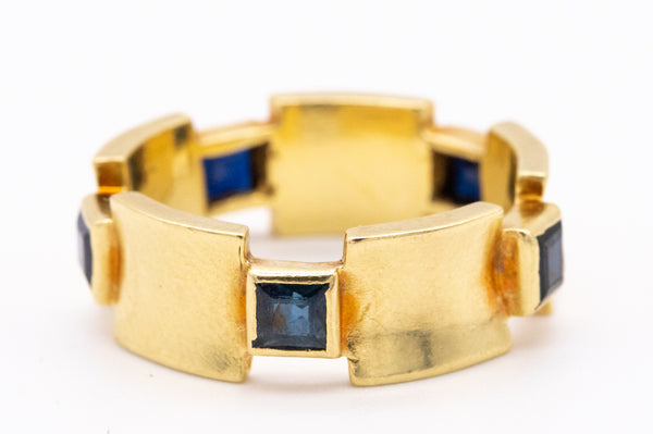 TIFFANY & CO NEW YORK 1950 ETERNITY RING IN 18 KT WITH SAPPHIRES