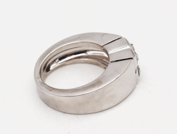 Van Cleefs And Arpels Paris Quatrefoil Ring In 18Kt White Gold With 5 VVS Diamonds