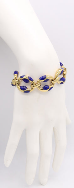 TIFFANY & CO. 1980 ANGELA CUMMINGS 18 KT GOLD MARINER BRACELET WITH LAPIS LAZULI