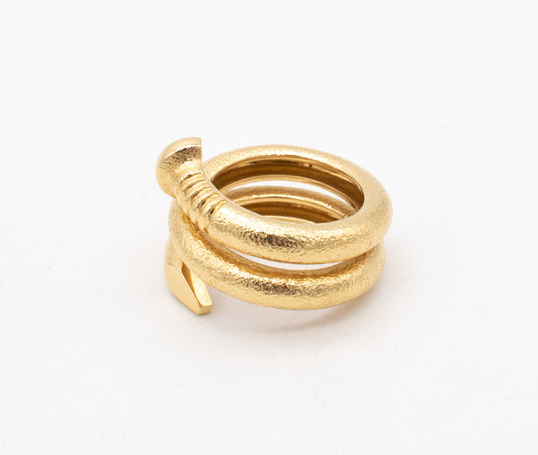 DAVID WEBB NEW YORK SOLID 18 KT YELLOW GOLD HAMMERED NAIL RING