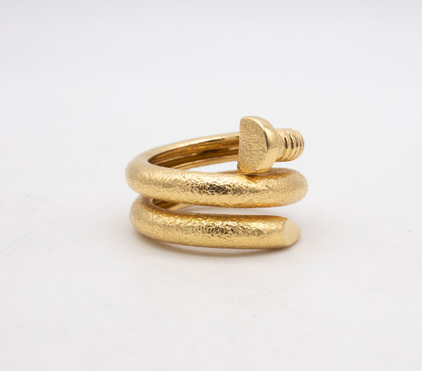 DAVID WEBB NEW YORK SOLID 18 KT YELLOW GOLD HAMMERED NAIL RING