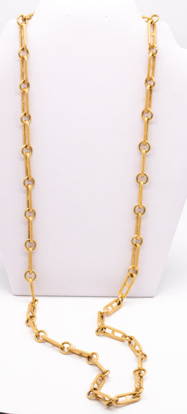 GEOMETRIC LINKS CHAIN IN TEXTURED 18 KT YELLOW GOLD