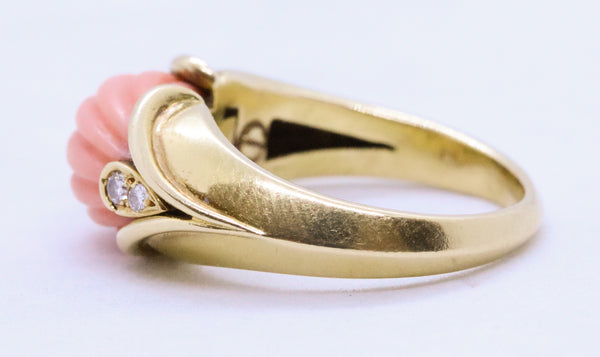 VAN CLEEF & ARPELS VCA, PARIS 18 KT RING WITH DIAMONDS AND PINK CORAL