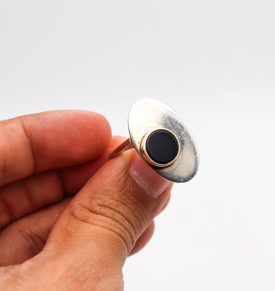 -Pierre Cardin 1970 Paris Geometric Sculptural Ring In 14Kt Yellow Gold Sterling And Onyx