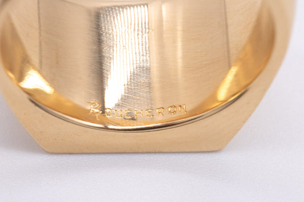 BOUCHERON PARIS 18 KT YELLOW GOLD SIGNET RING