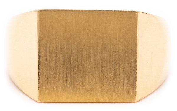 BOUCHERON PARIS 18 KT YELLOW GOLD SIGNET RING