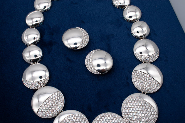 JOHN LANDRUM BRYANT PLATINUM NECKLACE & EARRINGS WITH 27.39 Ctw OF VVS-1 DIAMONDS