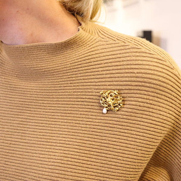 -Gaston Lafitte 1890 French Art Nouveau Griffin Brooch In 18Kt Gold With Pearl