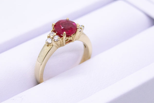 RED SPINEL 1.45 CT AND DIAMONDS 14 KT RING