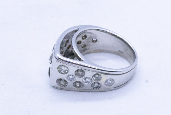 RETRO DESIGN 18 KT RING WITH FANCY DIAMONDS