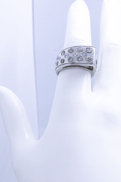 RETRO DESIGN 18 KT RING WITH FANCY DIAMONDS