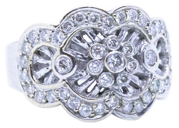 FLOWER MOTIF WITH DIAMONDS 18 KT GOLD RING