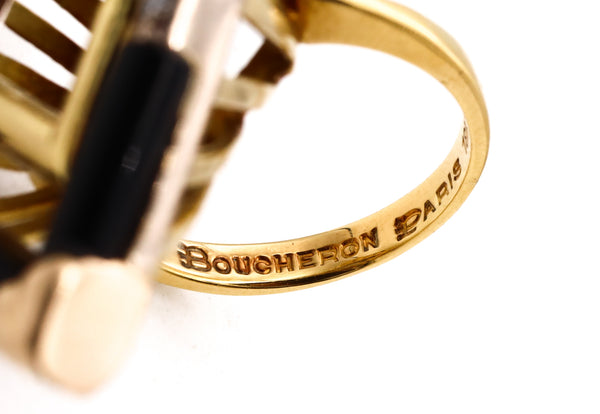 BOUCHERON 1960 PARIS 18 KT GEOMETRIC COCKTAIL RING WITH DIAMONDS CORAL & ONYX