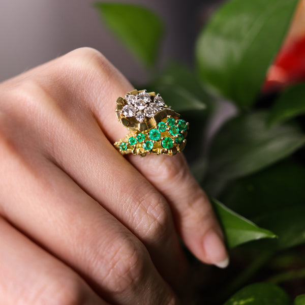 Modernist 1970 Bold Cocktail Ring In 18Kt With 3.15 Cts Of Diamonds And Emeralds