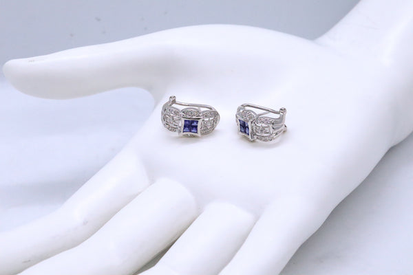BLUE SAPPHIRE & DIAMONDS 18 KT GOLD SET