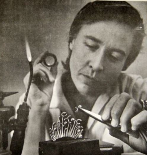 -Ruth Berridge 1960 Kinetique Mobile Sculptural Earrings In Sterling Silver.