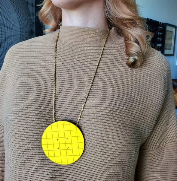 -Thomas Gentille 1970 Yellow Geometric Pendant Brooch In 18kt Gold Bronze And Lucite