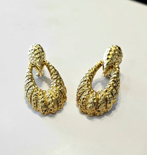 Tiffany & Co. 1970 Rare Door Knockers Drop Earrings In Textured 18Kt Yellow Gold