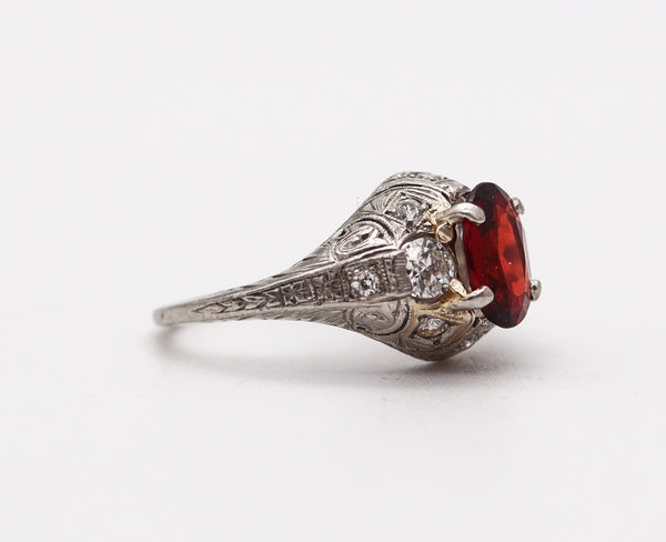 ART DECO 1925 Ring In .900 Platinum With 1.22 Cts In Diamonds And Red Garnet